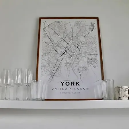 Clement House, York, Free Ev And Parking *